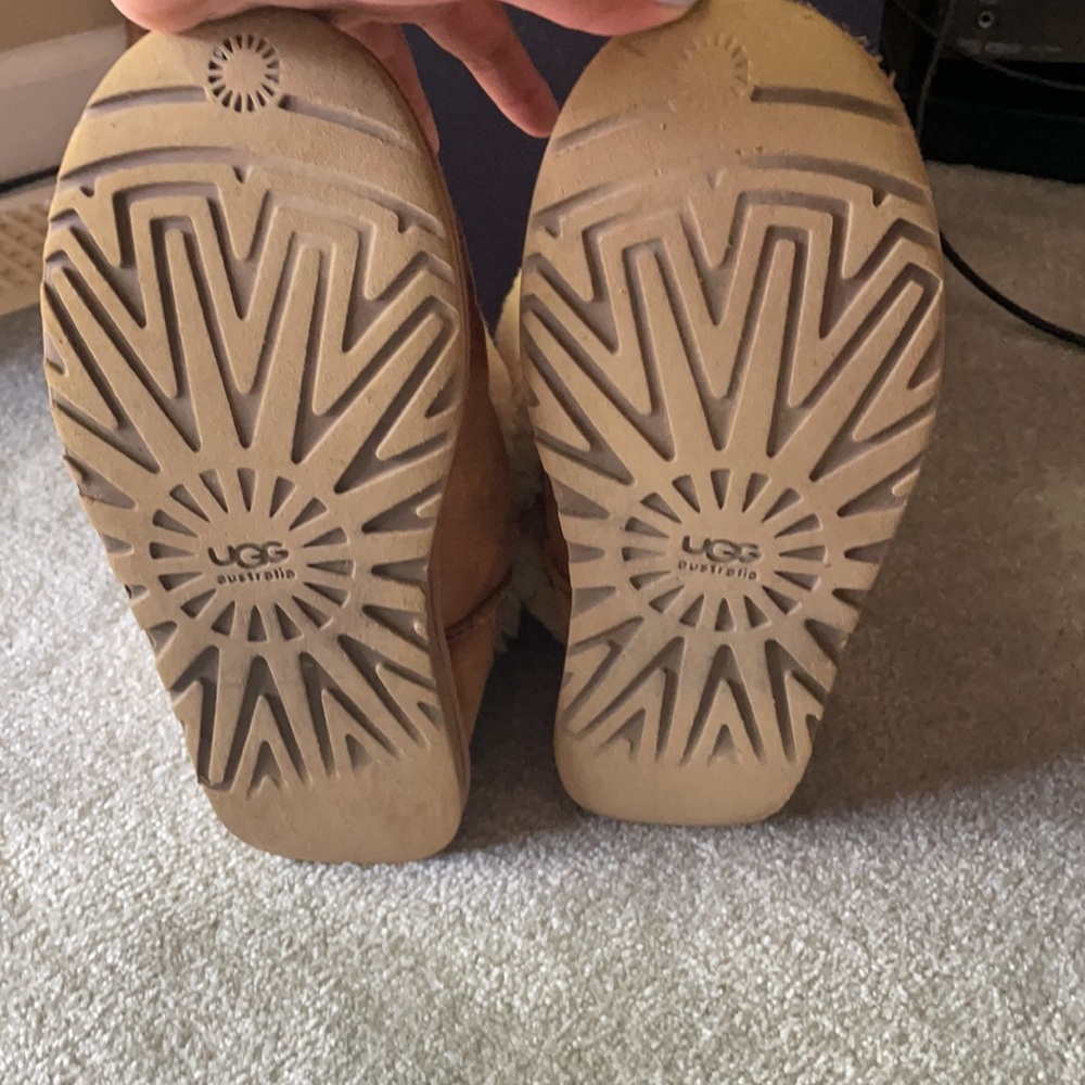 Uggs - image 5
